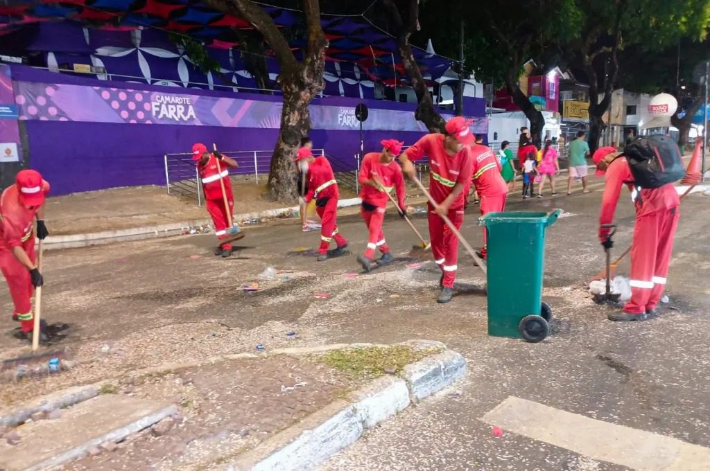 Emlur faz coleta seletiva na Via Folia e garante limpeza com trabalho de 280 agentes