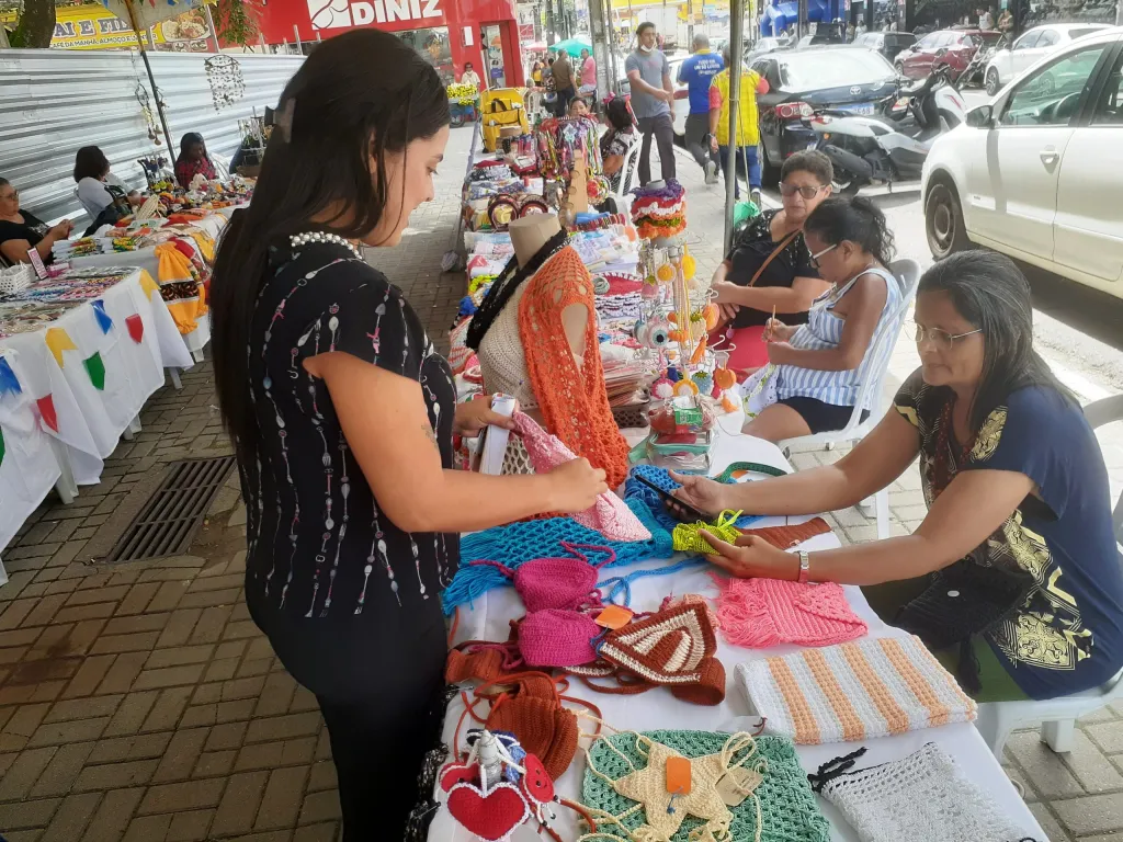 Feira Móvel valoriza o artesanato paraibano e leva oportunidade a empreendedores nos bairros de João Pessoa