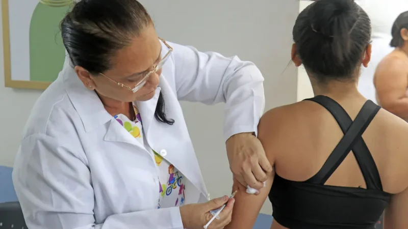 João Pessoa aplica mais de 350 mil doses de vacinas em 2025 e reforça compromisso com a saúde pública