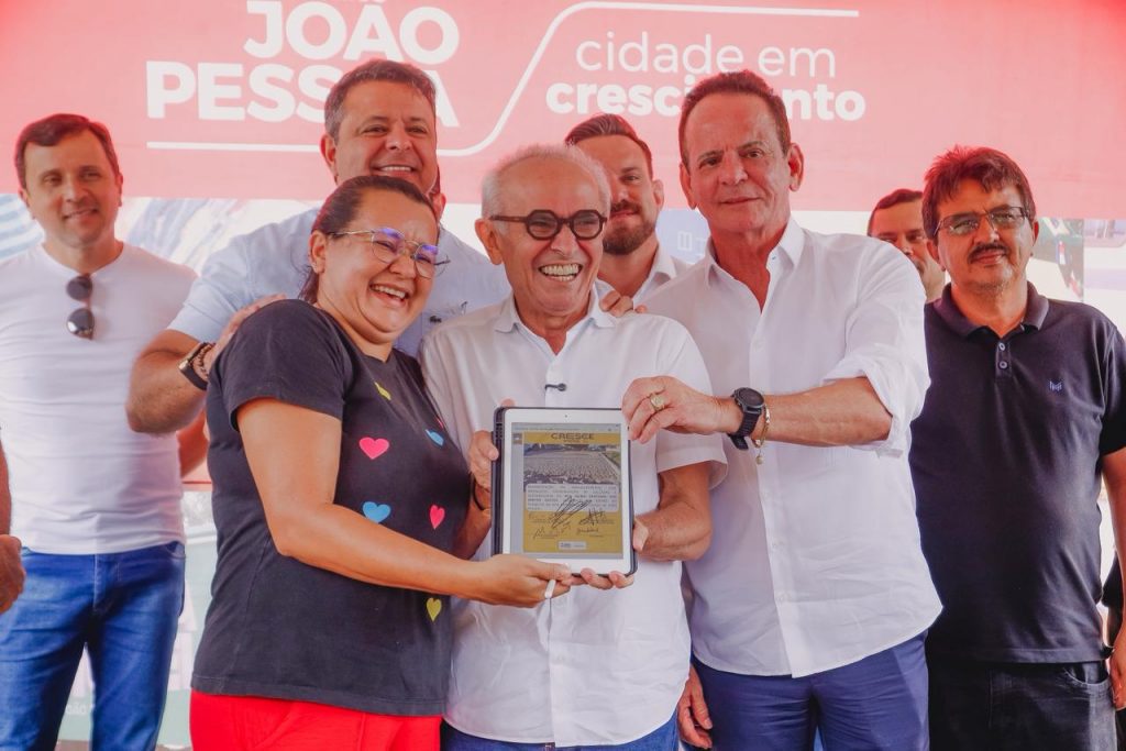 Cícero Lucena autoriza obras em mais 19 ruas para deixar o Planalto da Boa Esperança 100% pavimentado